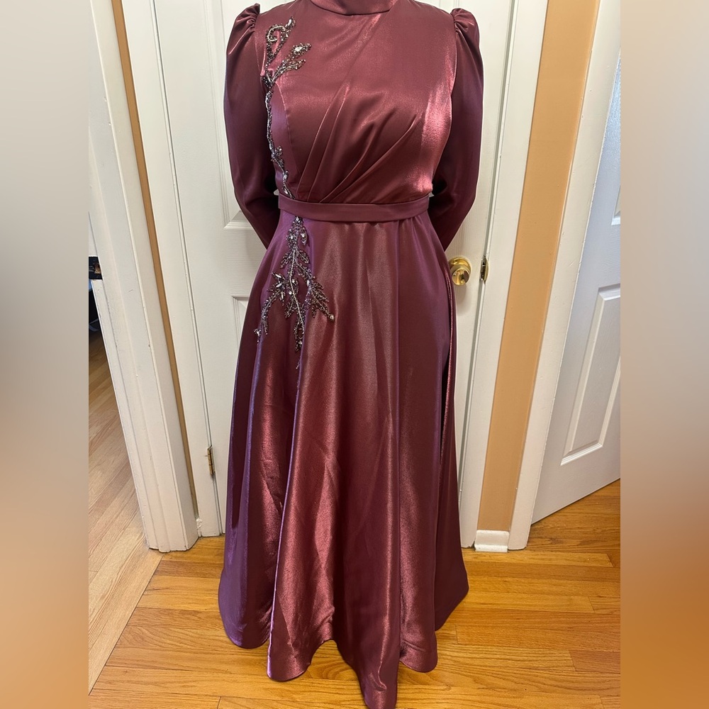 Elegant Burgundy Evening Gown